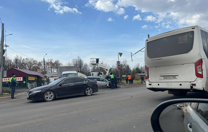 Тройное ДТП произошло на Новомосковском шоссе в Туле