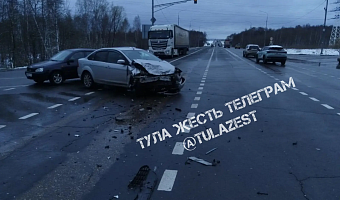 В тройном ДТП под Тулой пострадала пассажирка автомобиля Ford