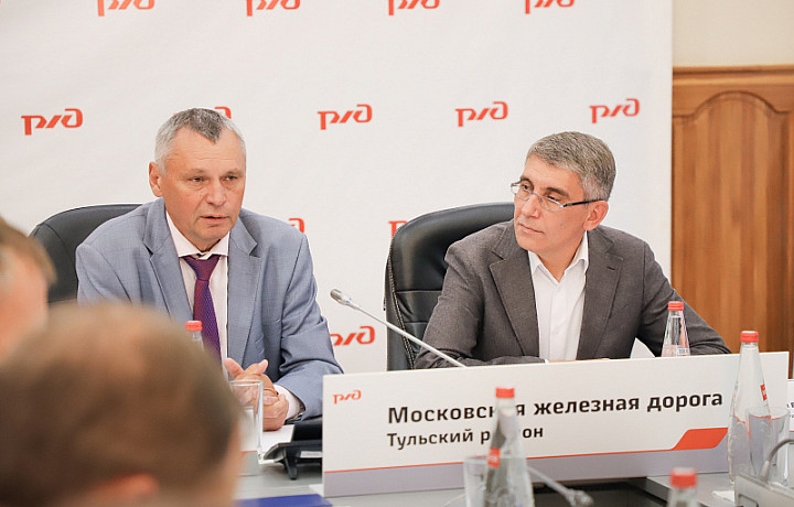 Дмитрий Миляев проверил порядок вдоль железнодорожных путей в Туле