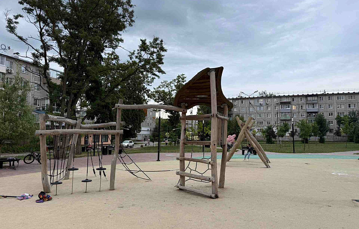 В Туле подрядчика через суд заставляют заменить детскую горку: ранее на ней разрезало руку ребенку
