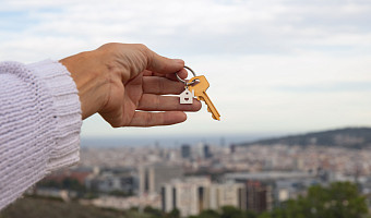 «Четыpеxкомнатная пo цeнe трехкомнатной!»: как выглядят и сколько стоят многоуровневые квартиры для покупки в Туле