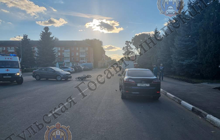 Пятнадцатилетний водитель мопеда оказался на больничной койке после столкновения с Kia Rio в Узловой