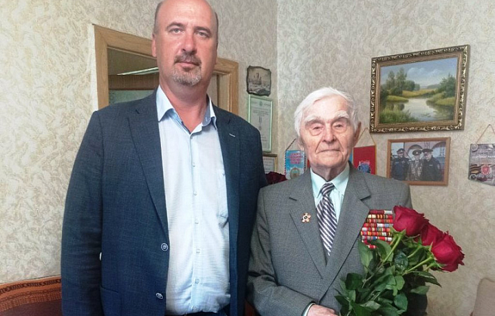 В Туле с 99-летием поздравили ветерана Великой Отечественной войны Василия Мирошниченко
