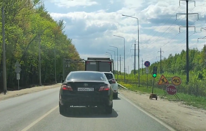 Одоевское шоссе в Тульской области встало в пробке из-за ремонта