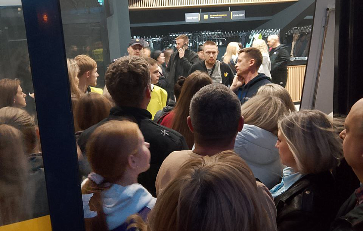 Туляки массово пожаловались, что не могут попасть на концерт «Руки Вверх!» из-за недействительных билетов