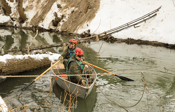 Тульские спасатели проводят расчистку русел рек в преддверии половодья