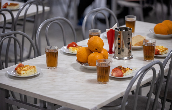 Эксперты рассказали, как школьнику организовать режим питания