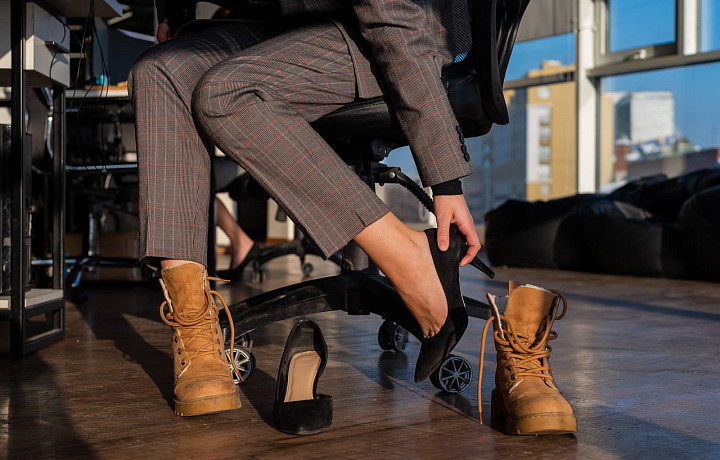 ВПЧ, грибок, эритразма: какими болезнями можно заразиться, если не переобуваться в осенне-зимний период