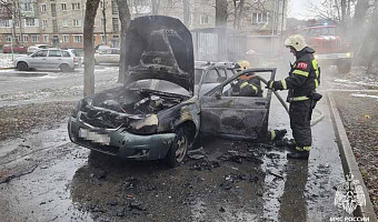 В Туле сгорел автомобиль на улице Кутузова