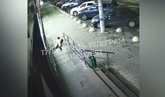 Ночью голый дебошир повредил несколько машин в Туле