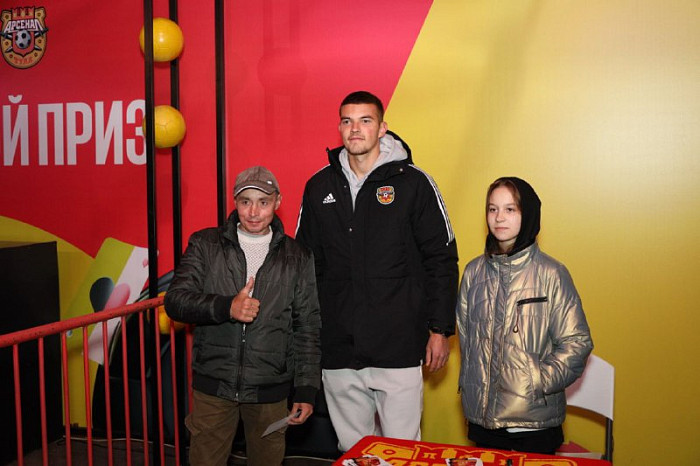 В Туле начался матч «Арсенала» и «Алании» – фото