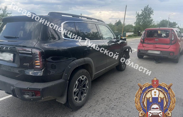 Автоледи на Kia попала в больницу после столкновения с Haval в Каменском районе