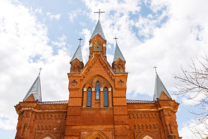 В Туле 129 лет назад начали строить Храм Святых Апостолов Петра и Павла – как выглядит святыня