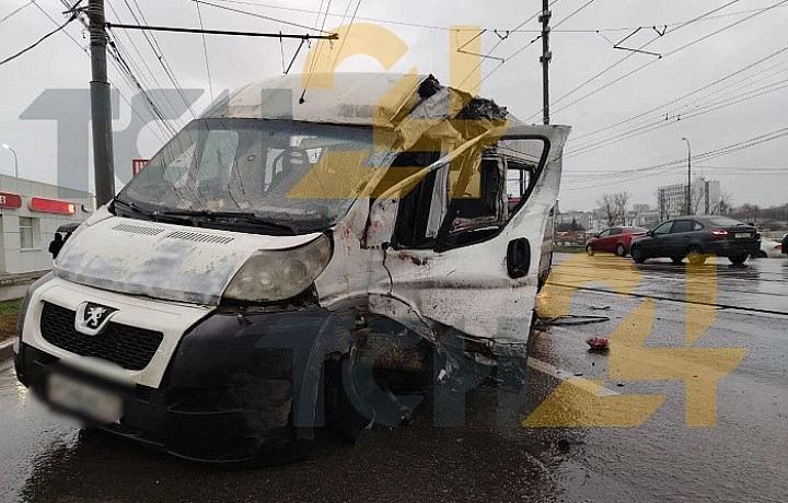 По факту ДТП с участием трамвая и маршруток в Туле возбуждено уголовное дело