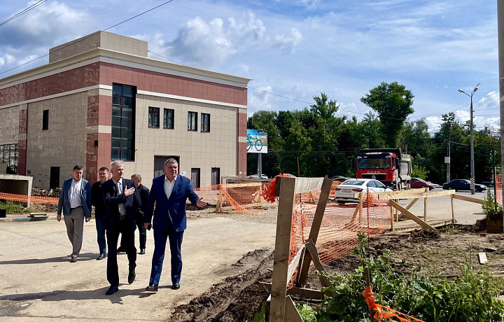 Илья Беспалов проверил ход работ по замене теплосетей на Зеленстрое