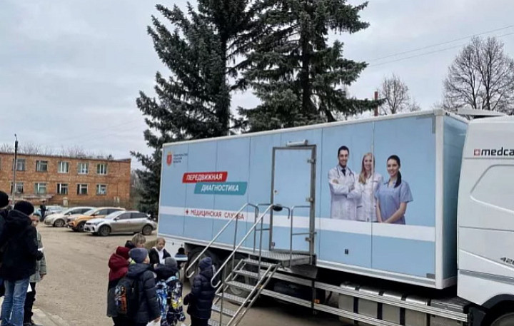 Врачи детской областной больницы осмотрели 125 маленьких жителей Веневского района