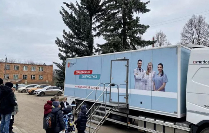 Врачи детской областной больницы осмотрели 125 маленьких жителей Веневского района