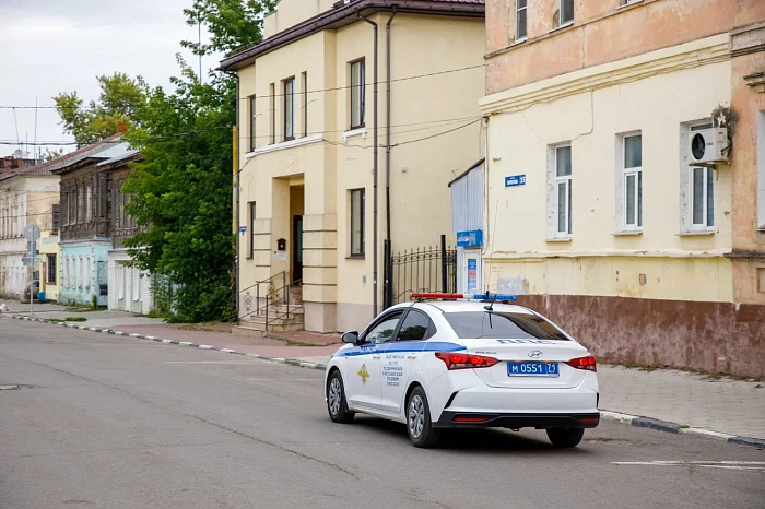 Пустеющая улица Пирогова в Туле: работа без вывесок и патрули ГИБДД