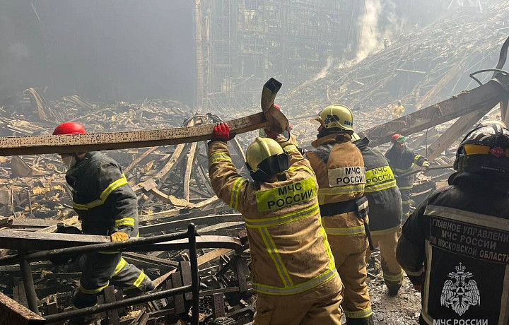 24 марта объявлено в России днем траура после теракта в «Крокусе»