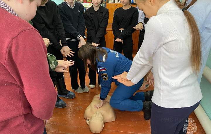Кадетов МЧС обучили оказанию первой помощи в Узловой