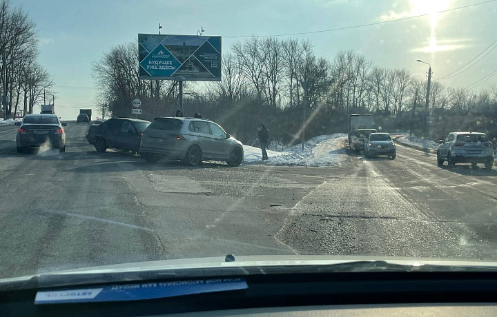 В Туле на пересечении Орловского и Щекинского шоссе произошло ДТП