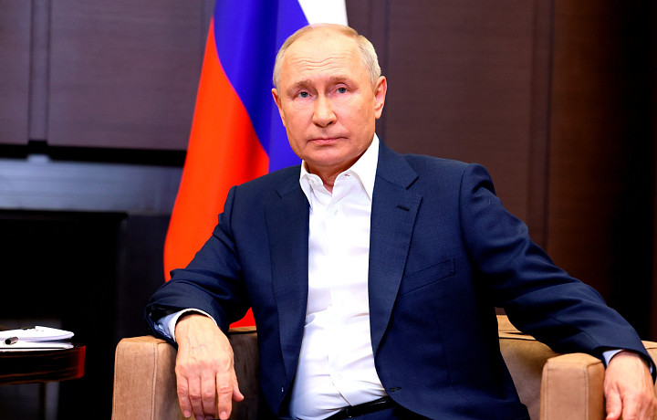 Песков сообщил, что интервью Путина американскому журналисту Карлсону состоялось