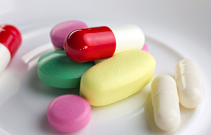 Эксперт рассказал, как в России контролируют БАДы