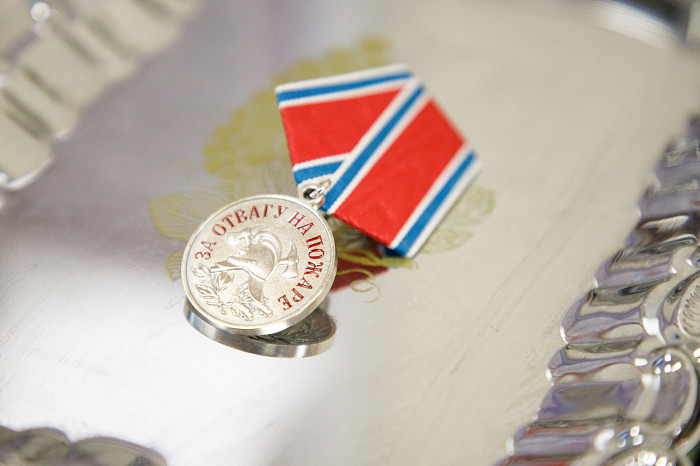 Глава тульского МЧС поздравил спасателей с Днем пожарной охраны