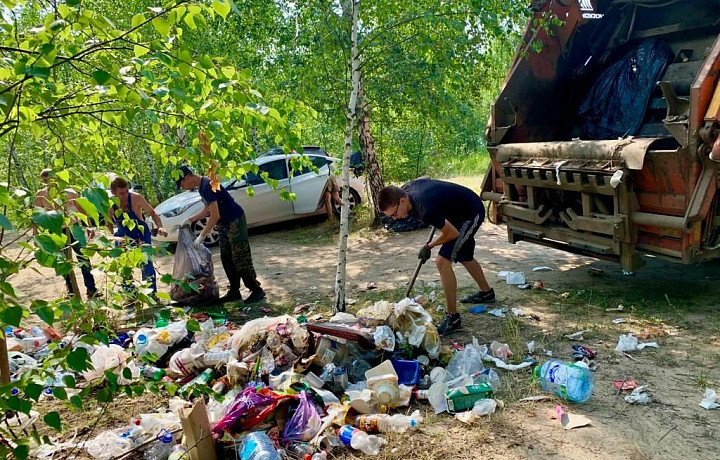 В Кондуках продолжился вывоз мусора