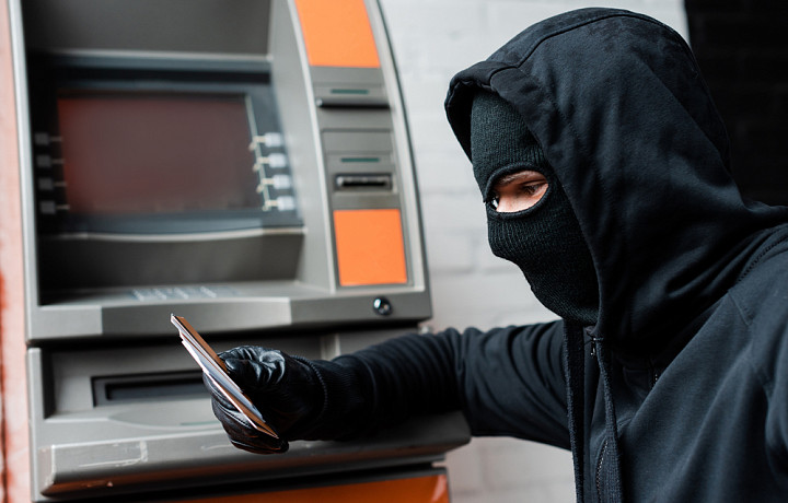 Мошенники за сутки украли у 12 жителей Тульской области 2,2 миллиона рублей