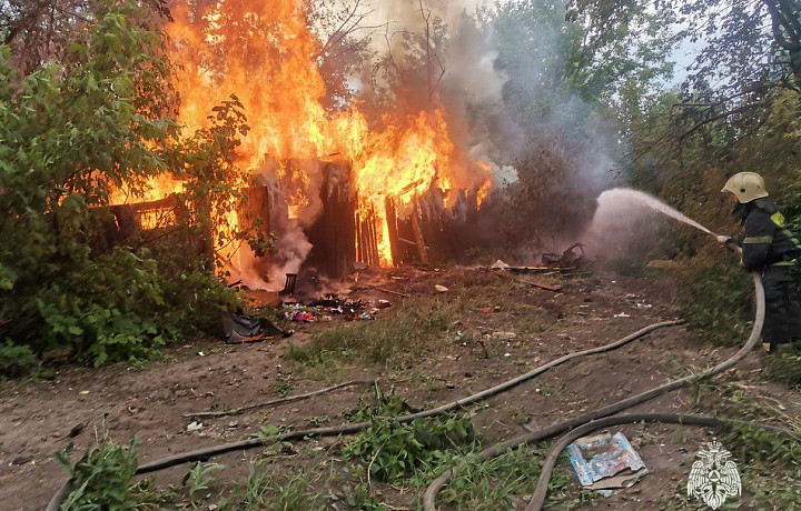 Два пожара и три ДТП случились в Тульской области за сутки