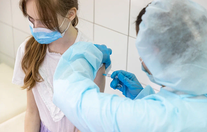 2 239 подростков вакцинировались от COVID-19 в Тульской области