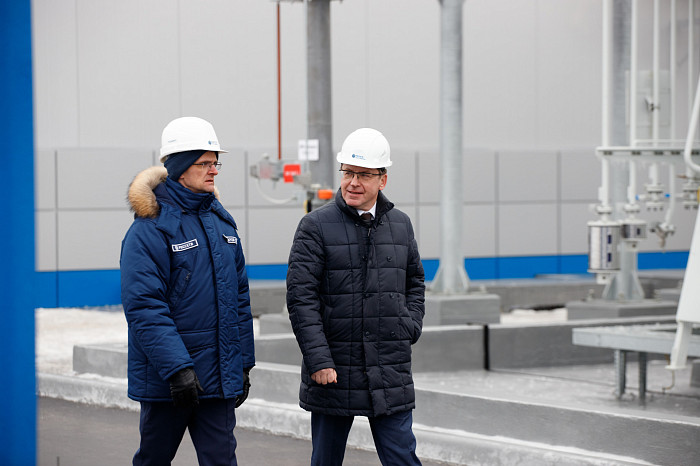 Дюмину и гендиректору «Россетей» Рюмину показали новый питающий центр в Туле