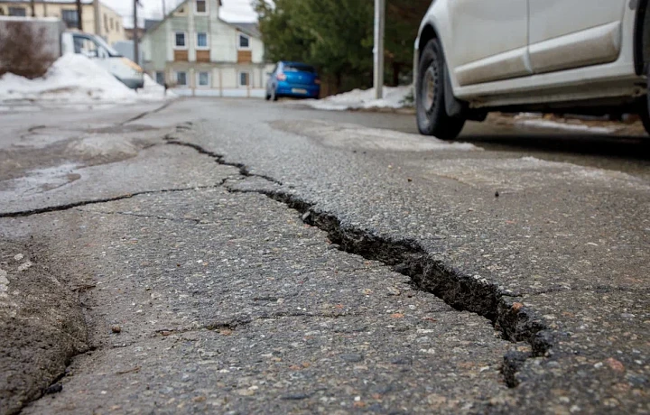 Почему асфальт тает вместе со снегом?