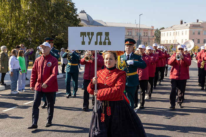 Фоторепортаж: как прошел парад оркестров «Петровские фанфары» на площади Ленина в Туле