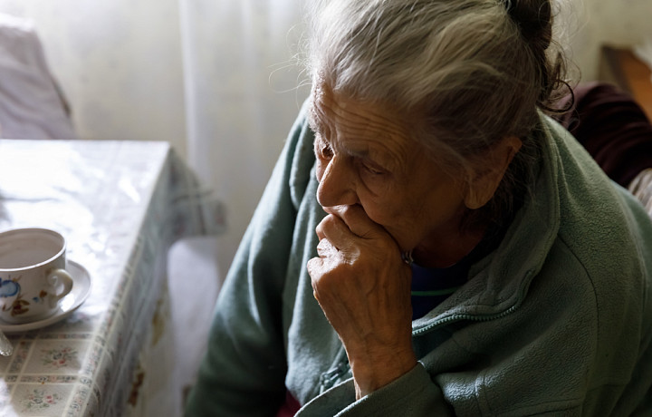 В Туле 81-летняя пенсионерка передала «курьеру» мошенников почти миллион рублей
