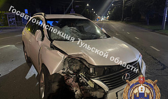 «Лексус» сбил девушку на мотоцикле на улице Октябрьской в Туле