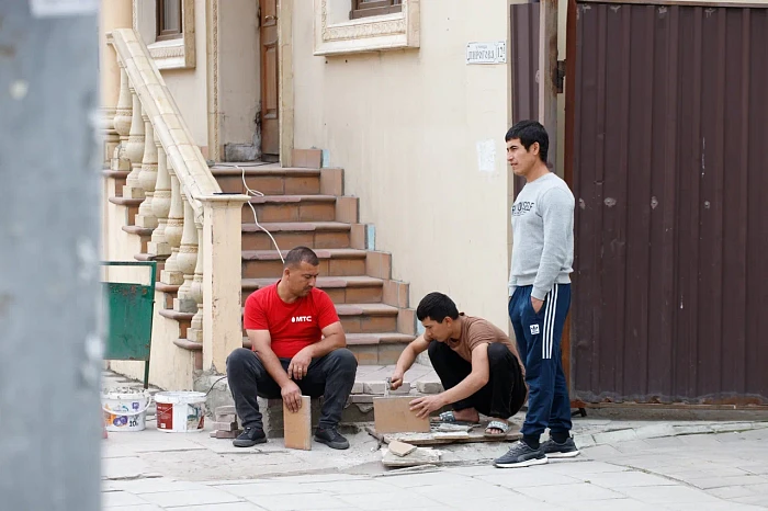 Пустеющая улица Пирогова в Туле: работа без вывесок и патрули ГИБДД