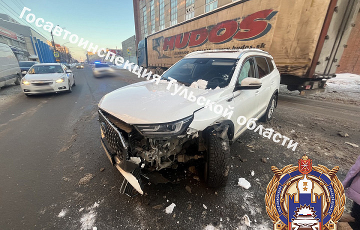 Два человека пострадали в ДТП на улице Мосина в Туле