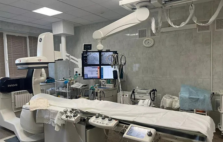 Врачи Новомосковской больницы спасли пациента, проведя сложнейшую операцию на коронарных артериях