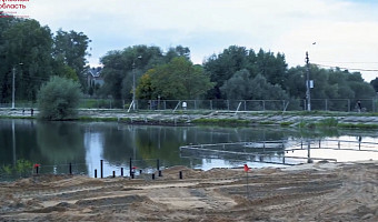 В Центральном парке Тулы продолжают обновлять пляж