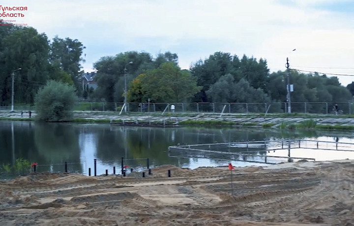 В Центральном парке Тулы продолжают обновлять пляж