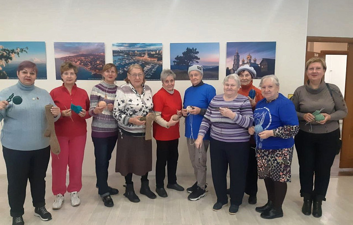 Тулячки приняли участие мастер-классе по технике вязания