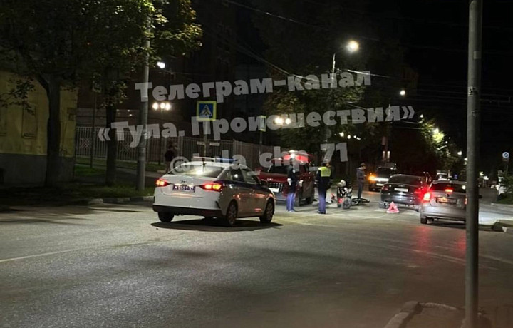 ﻿Два автомобиля, велосипедист и скутер попали в ДТП в Туле вечером 1 сентября