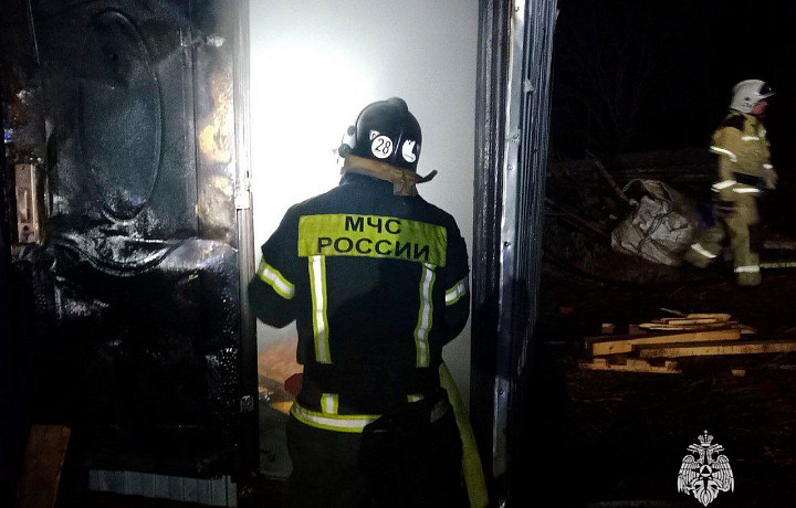 Огнеборцы потушили шесть пожаров в Тульской области за сутки: пострадали два человека