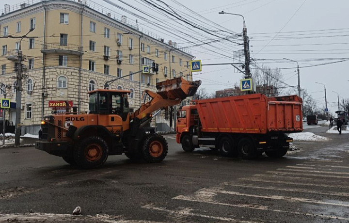 Более 150 единиц техники задействованы в уборке Тулы от снега