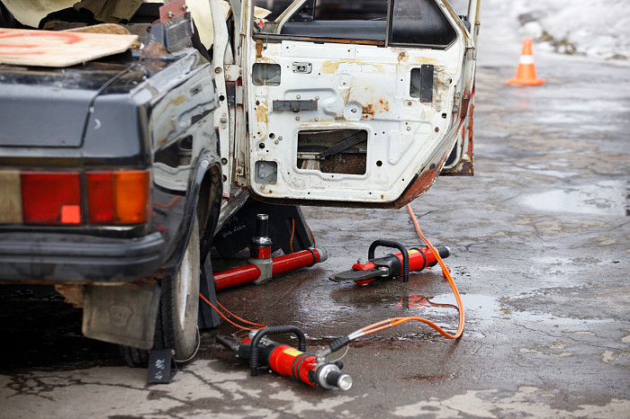 В Туле прошли соревнования среди спасателей по ликвидации последствий ДТП