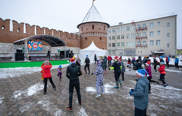 Снеговики, санки и лыжи: чем можно занять детей на новогодних каникулах