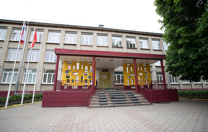 Родителей тульских школьников перестали пускать в школы