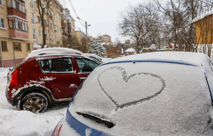 Если снежинка не растает: как УК должны убирать сугробы во дворе